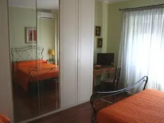 Alojamento de Acomodação e Pequeno-almoço Appia Davila25 4*