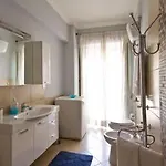 לינה וארוחת בוקר Appia Davila25