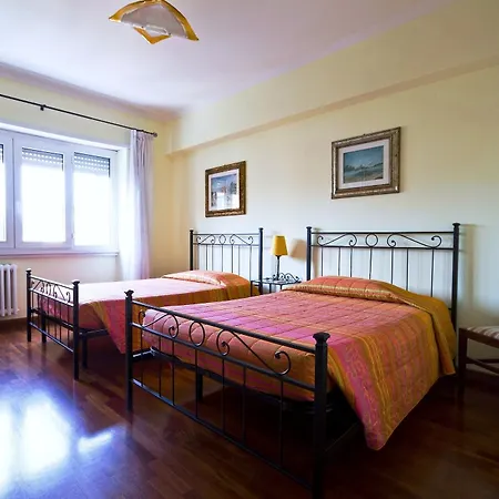 Appia Davila25 Bed & Breakfast